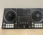 Pioneer DJ DDJ-1000 SRT con flightcase - Imagen