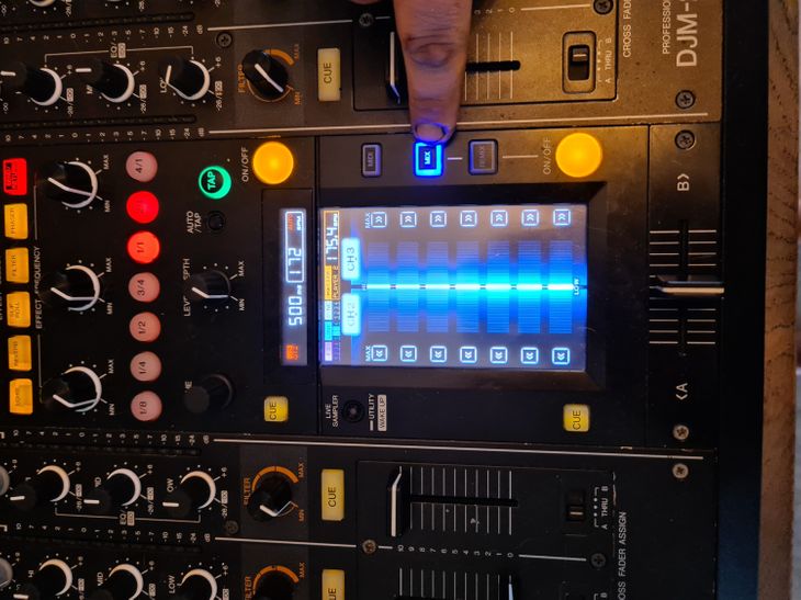 Pioneer DJM-2000 + flightcase - Bild5