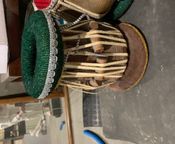 tabla à trois tambours
 - Image