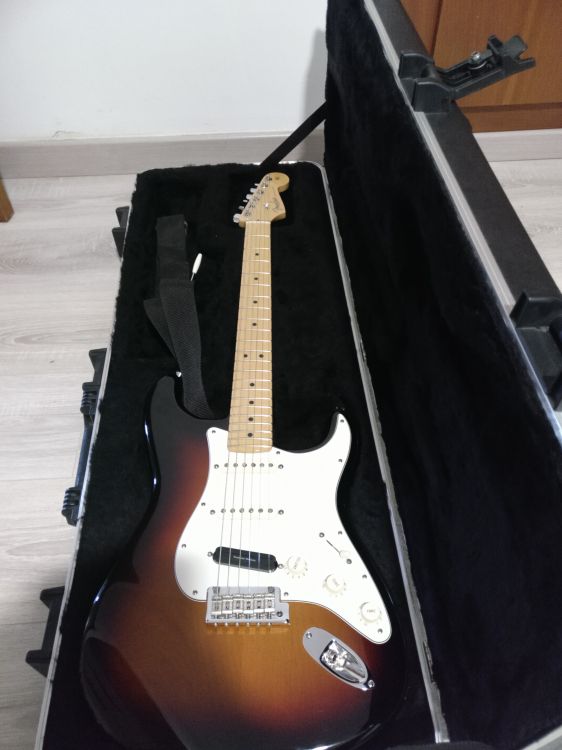 Fender American Standard Stratocaster como nueva - Imagen2