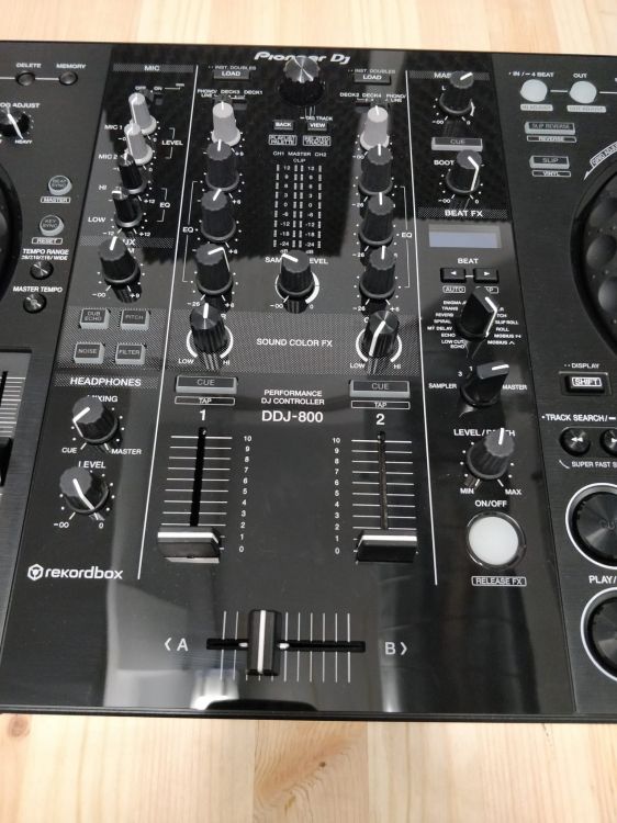 Pioneer DJ DDJ-800 - Bild3