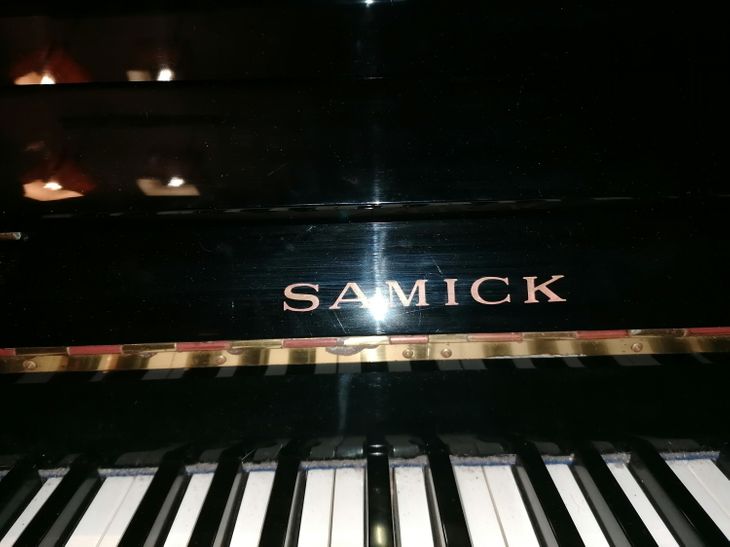 Piano marca Samick German scale - Imagen2