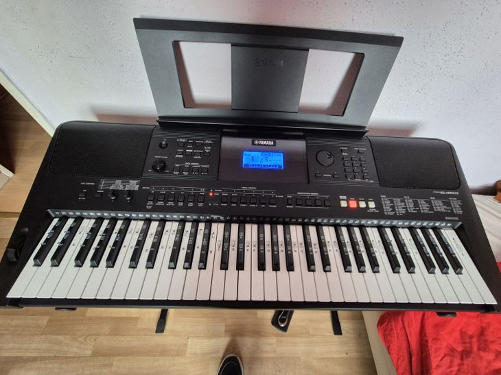 Yamaha PSR E453 super Zustand mit Zubehör - Imagen por defecto