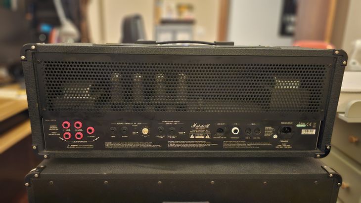 Marshall JVM 210H y pantalla MC412A - Imagen3