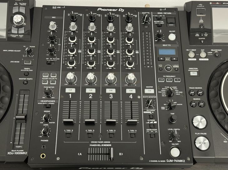 2x Pioneer DJ XDJ-1000 MK2 + Pioneer DJ DJM-750MK2 - Image3