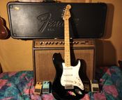 Fender Stratocaster 1982 et ampli acoustique
 - Image