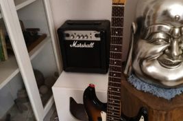 Pack Guitar + Ampli Marshall MG10 + étui et jack - Image