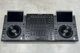2x AlphaTheta CDJ-3000X + Pioneer DJ DJM-V10 - Image