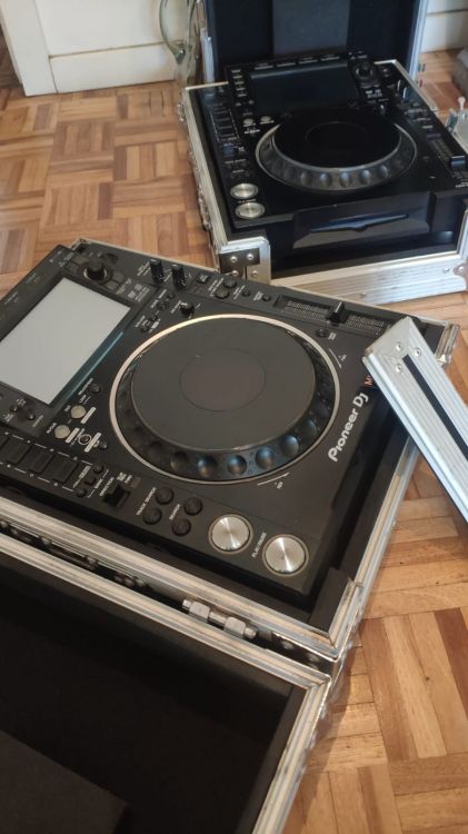 Cdj 2000 NX 2 x2 mas flight case - Imagen por defecto