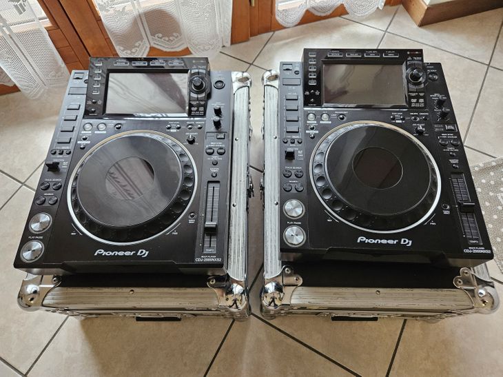 Vendo 2 CDJ Pioneer 2000nexus2 con I loro case - Image2