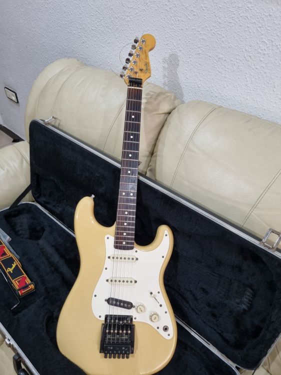 Fender Stratocaster USA Dan Smith vintage 1983 - Imagen por defecto