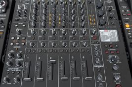 Pioneer DJM-V10-LF (Mint / Perfect State) - Image