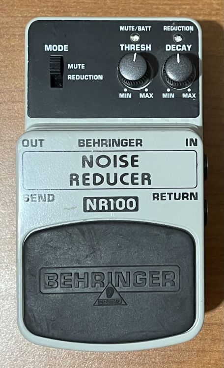 Behringer, SET completo di Effetti a pedale - Immagine4