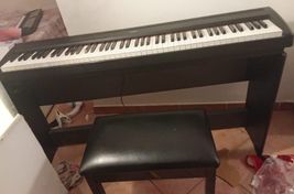 Vendo hermoso piano Yamaha
 - Imagen