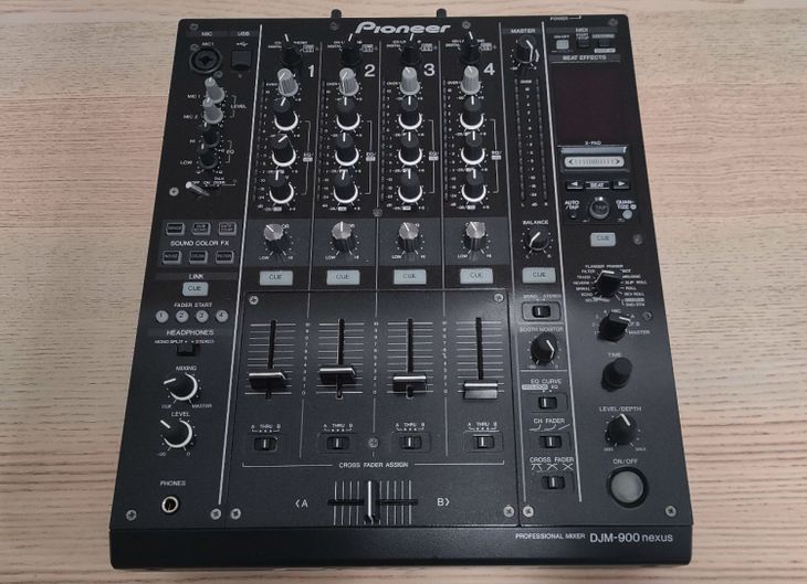 Pioneer DJ DJM-900 Nexus 2 con decksaver - Imagen por defecto