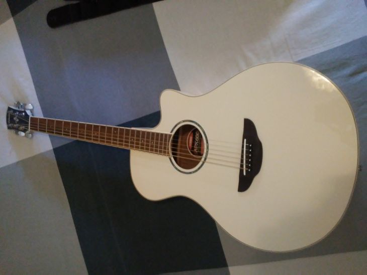 Guitarra yamaha APX600 vintage withe - Imagen3
