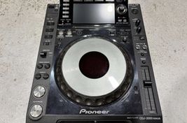 Pioneer CDJ-2000 Nexus + Flightcase
 - Bild