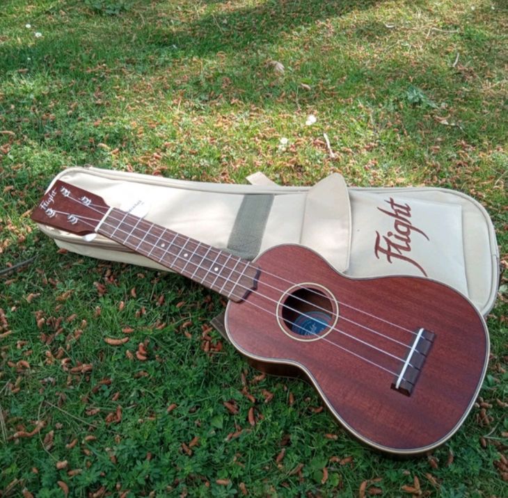 Ukelele soprano caoba maciza Flight MUS 2 - Imagen por defecto