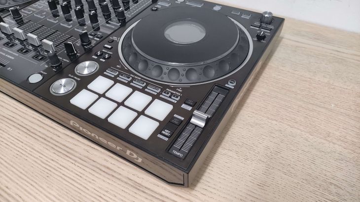 Pioneer DJ DDJ-1000 SRT con maleta Pioneer DJ - Imagen4