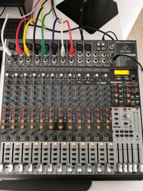 ジャンク BEHRINGER XENYX QX2442USB 中古現状品 Amazon | Behringer アナログミキサー 24チャンネル4バス 1