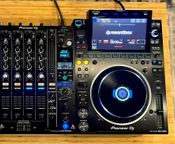 2 X Pioneer CDJ-3000s, DJM 900NXS2 Mixer, Deck Sav - Image