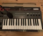 KORG R3 Synthesizer/Vocoder
 - Image