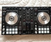 DJ-Controller – Pioneer DDJ-SR
 - Bild