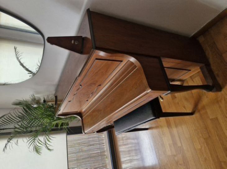 Piano vertical Dietmann de 1980 - Imagen por defecto
