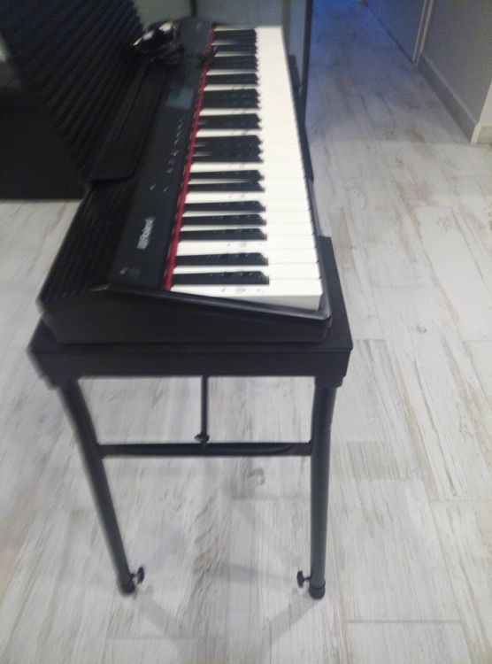 Piano Roland Go 61 - Imagen por defecto