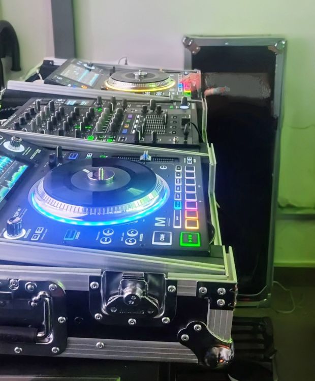 Consolle DJ Player / Mixer Set + Flight case - Imagen por defecto