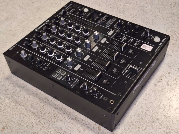 Pioneer DJ DJM-750MK2 - Imagen2