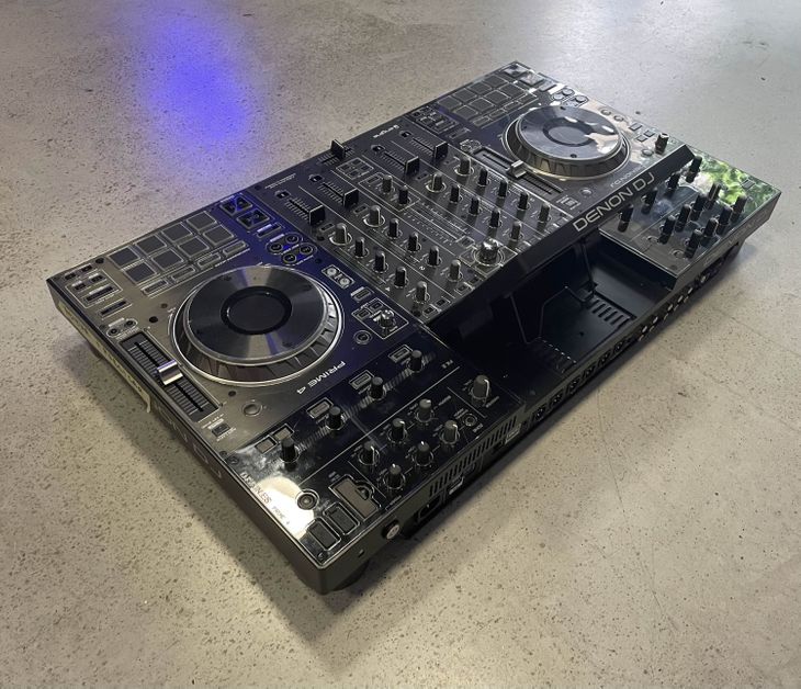 Denon DJ Prime 4 - Imagen4