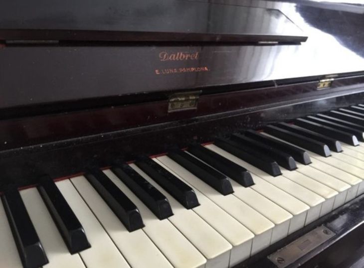 Vendo piano de pared marca Dalbret, Pamplona - Immagine3