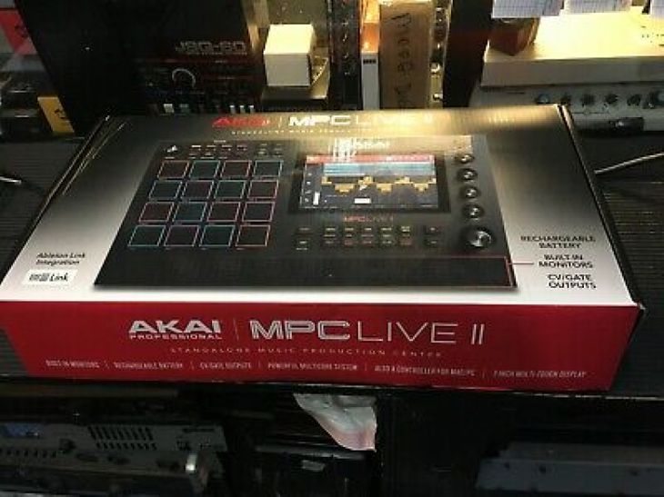 Akai Professional MPC Live II Drum / Sampler / MP - Imagen por defecto
