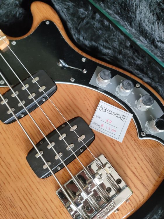 Fender Dimensión Americano, 4 y 5 cuerdas - Image3