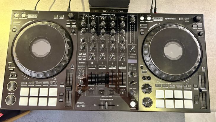 Pioneer DDJ 1000 - Imagen por defecto