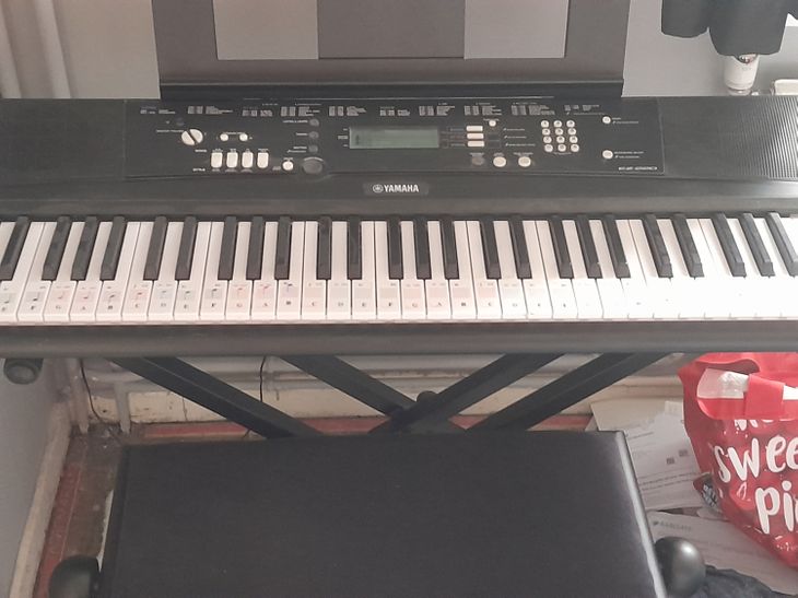 synthesizer, DJ and PA equipment - Imagen por defecto