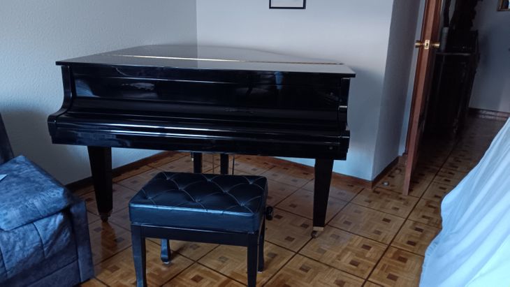 Grand piano Kawai GE 1 negro - Imagen por defecto