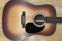 Martin Standard Series D-28 Acoustic Guitar - Imagen