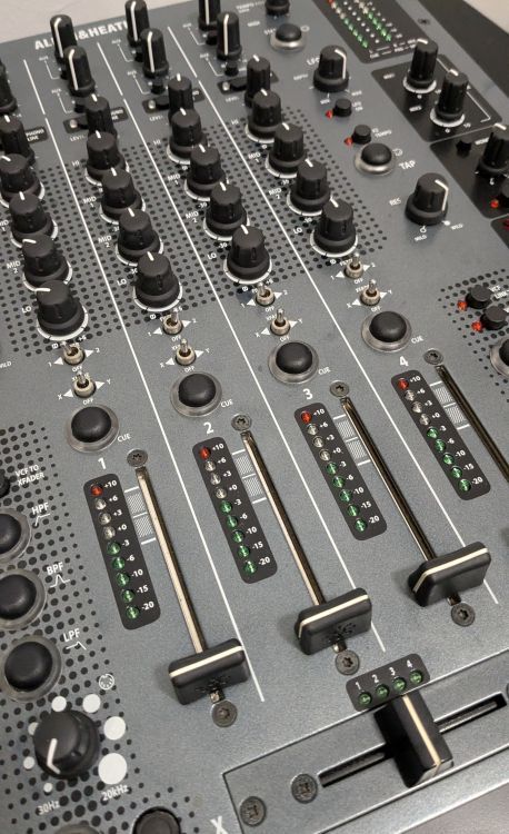 Allen&Heath Xone 92 en muy buen estado! - Image3