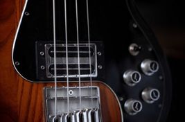 Peavey T-40 fretless 1983 + étui d'époque - Imagen