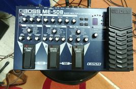 Pedalera Bajo Boss ME-50B Multiefectos - Immagine