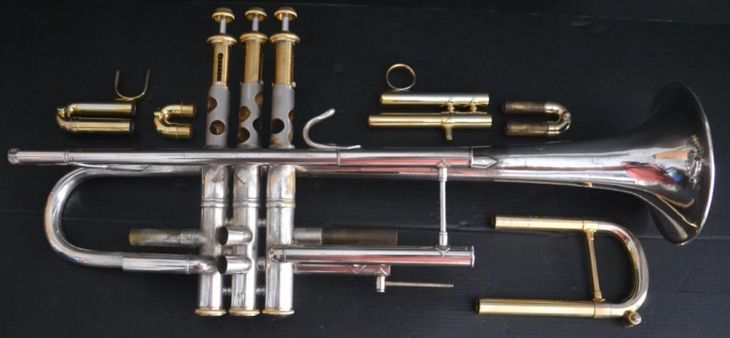 Trompeta Bach Stradivarius 72 tudel 43 plata y oro - Imagen3