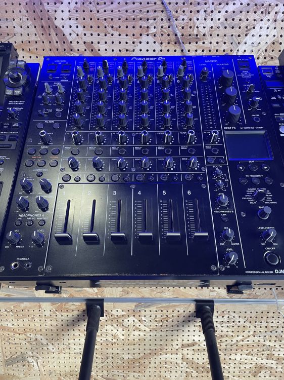 2x Pioneer DJ CDJ-3000 + DJM-V10-LF - Image3