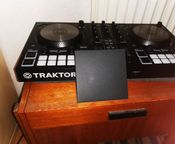 Native instruments traktor s2 Mk3 + Edifier R1280T - Bild