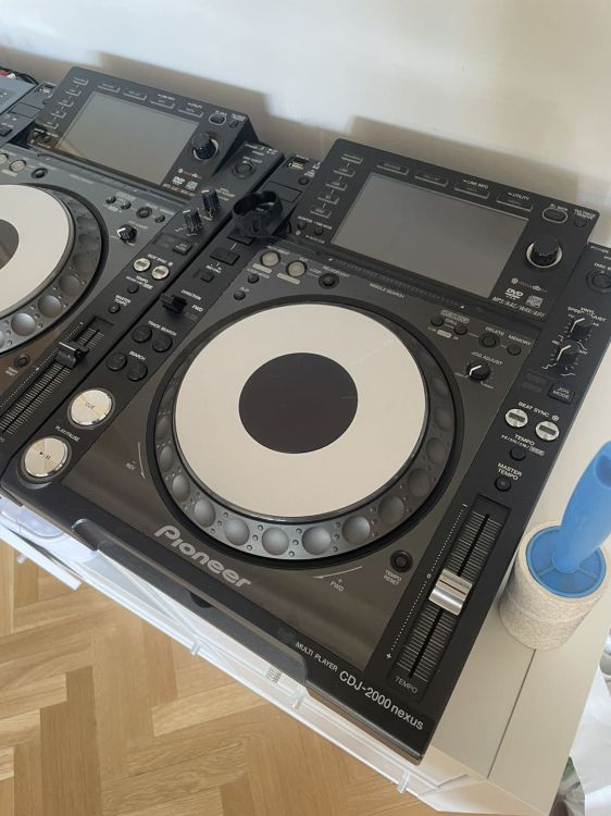 a pair of cdj 2000 nexus - Immagine2