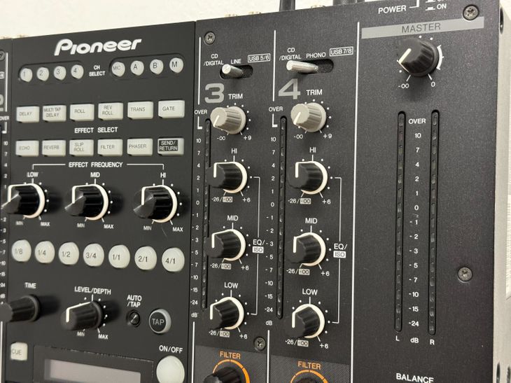 Pioneer DJM-2000 - Imagen4