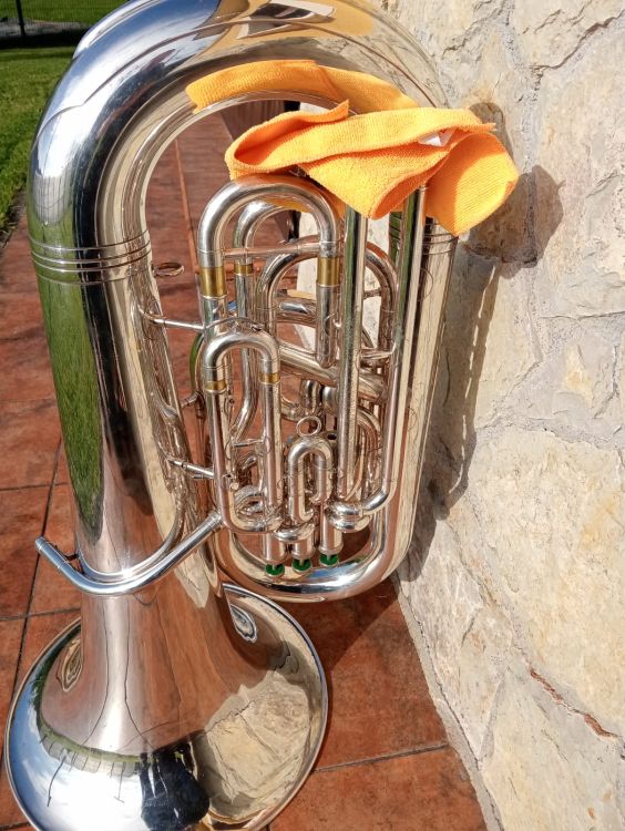 Tuba yamaha 631 Mibemol - Imagen por defecto