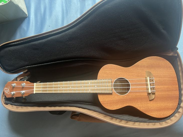 Ukulele fast nie genutzt - Imagen2