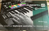 Novation LaunchKey 25 mkII - Imagen